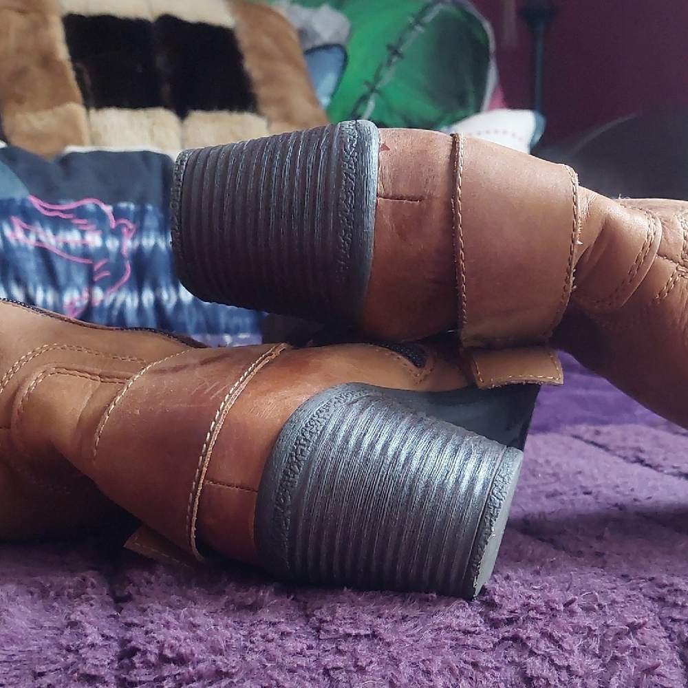 Women's Tan Leather Knee-High Boots - Picture 5 of 5